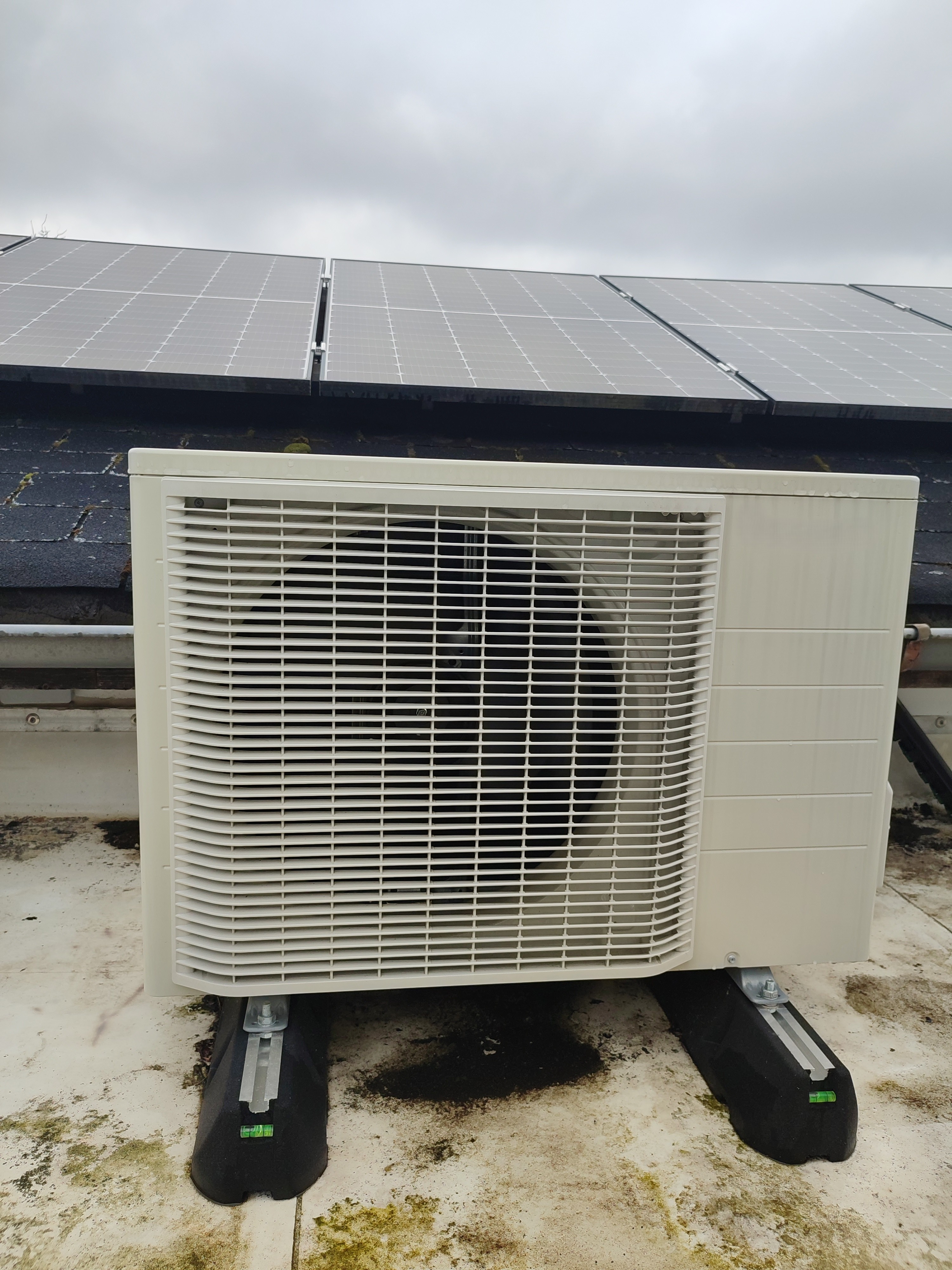 Außeneinheit mit PV